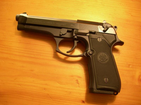 Si alguien practica con ella quisiera saber su opinion sobre la pistola. Esta supuesta a ser una de las 160