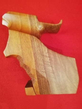 Hola a todos.

Cambio una cacha Pardini SP/HP en talla M por una en talla L.
La cacha debe de ser Pardini 01