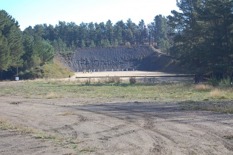 Este es el ambiente q se respiraba esta mañana en el destacamento militar de Parga.   
 Habia como unos 52