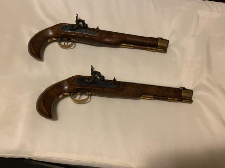 Vendo estas dos pistolas.
150e cada una, portes aparte. 10