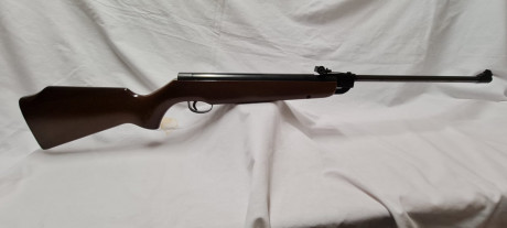 Hola de nuevo:

Esta vez os propongo una Webley Excell en calibre 5,5

Carabina clásica de la icónica 00