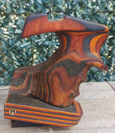 Hola a todos, vendo cacha anatómica   RINK   para pistola de aire comprimido   MORINI CM162 El   de la 00