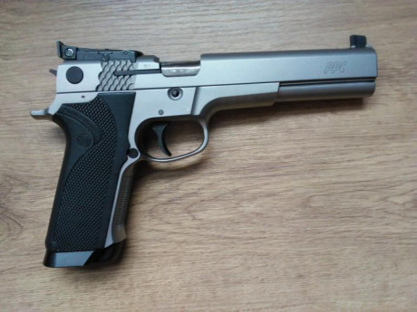 Vendo Pistola Smith&Wesson 5906 PPC 9mm, Cañón Match de 6 pulgadas, Bushing articulado de titanio, 02