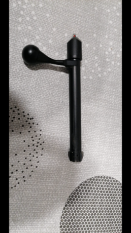 Buenas compañeros.

Os subo un par de fotos y el teléfono de un amigo que vende este rifle.

Es un tikka 00