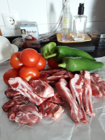 Hoy para comer acelgas hervidas y chuletón de vaca gallega vieja con seis semanas de maduración en cámara 51