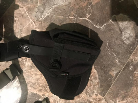 Vendo estas dos fundas perneras para la práctica de airsoft principalmente. Aunq tb se pueden usar para 01