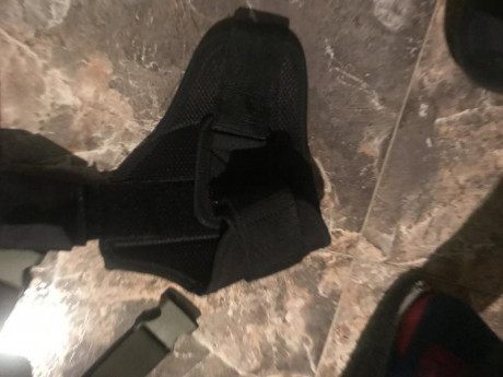 Vendo estas dos fundas perneras para la práctica de airsoft principalmente. Aunq tb se pueden usar para 00