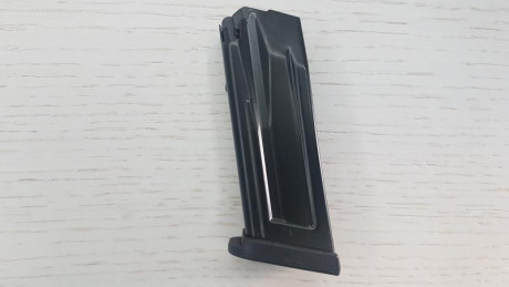 Hola, 
Vendo cargador Heckler and Koch modelo P2000 sub compact,   sirve también para la P30 SK, para 00