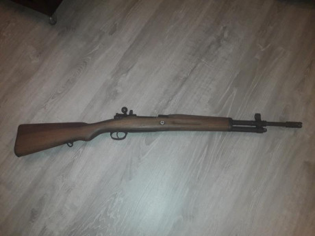 Buenas vendo el conocido rifle fr8 del cal 308 con el cerrojo recto los hierros se encontraban sin nada 00