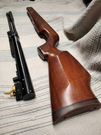 Hola muy buenas, pues lo dicho, cambiaría mi culata de madera de mi hw97k por la culata de la hw77 moderna. 10