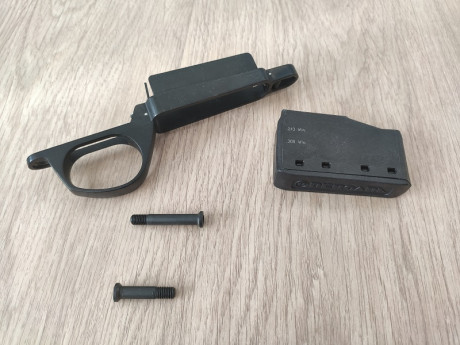 Buenas, 

Se vende kit de conversión a cargador extraible marca BERGARA para B14 de acción corta (.243 00