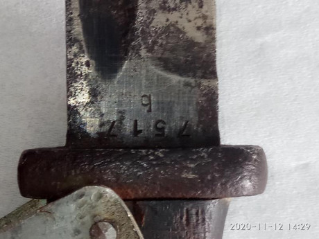 Se vende lote compuesto por bayonetas y cuchillo de trinchera proveniente de colección privada, todas 00
