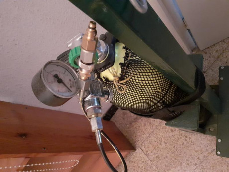 Hola, compañeros.

Tengo una duda.

He comprado una pistola con cilindro de 200 bares y me pregunto si 61