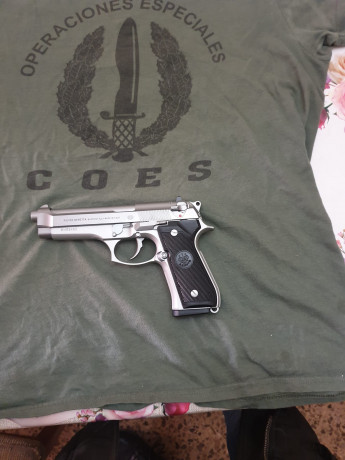Pongo a la venta esta Beretta 92 de un compañero del club está en excelentes condiciones poco uso alzas 01