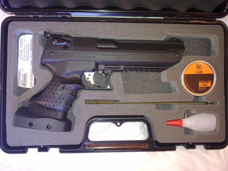  Vendo Pistola Zoraki Hp – 01 Cal. 4,5 mm (177) con unos 4000 y pico de tiros no tiene compresión. He 01