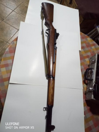 Vendo este rifle esta pavonado y barnizado de hay su precio 1000 euros, eso si no hay mas rebaja tiene 02