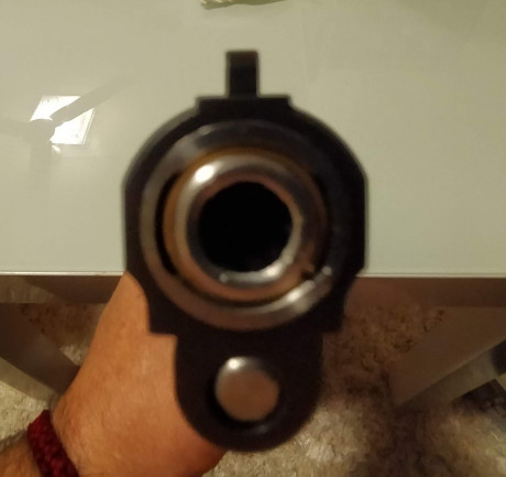 Hola,

Se vende SMITH WESSON 952-1, tal cual aparece en las fotos, y con el maletín que también se ve. 10