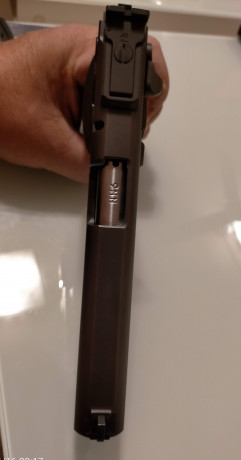 Hola,

Se vende SMITH WESSON 952-1, tal cual aparece en las fotos, y con el maletín que también se ve. 20