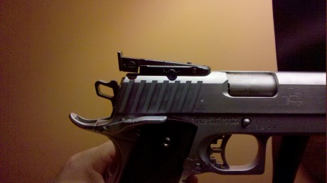 Quería  preguntar a algún poseedor de esta pistola, si realmente tira bajo, o soy yo que soy excesivamente 41