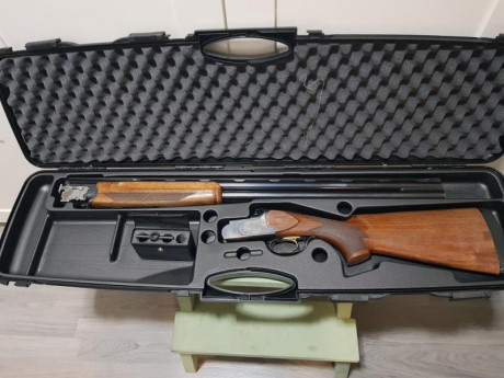 ESCOPETA LANBER, CALIBRE 12,SUPER LANBER, CON EXPULSORES, POLICHOQUES, SELECTOR DE CAÑÓN
SE VENDE CON 02