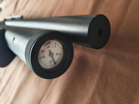 Hola, muy buenas.
Fue escogida para field target, la culata esta modificada para FT o presicion, lleva 00