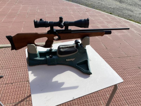 Hola, vendo STEYR hunting automatic calibre 22 estado como nueva, con 2 cargadores de 5 tiros. 
Incluye 00