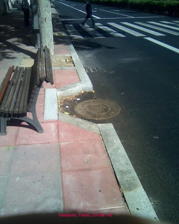 !CON DOS COJONES!

obras del tranvia de Sevilla...no se puede decir que : no han pintado una mierda

 20