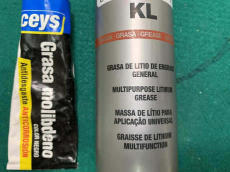 Hola.
Tengo una duda.
Siempre se habla de poner un poco de molikote en el sello de los pistones, pero 100