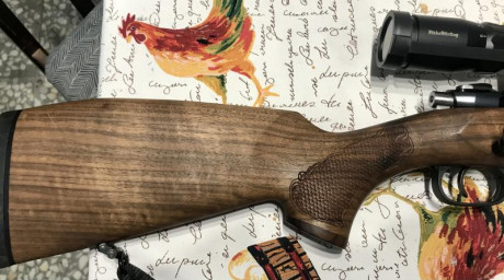 Un buen amigo que deja la caza me pide que le ponga un rifle que compro hace poco a la venta.
Se trata 12