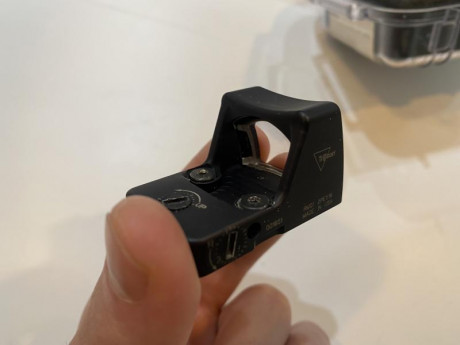 Vendo punto rojo Trijicon por falta de uso. Lo compré para mi Glock 19 5 gen, pero a penas lo estoy usando. 10