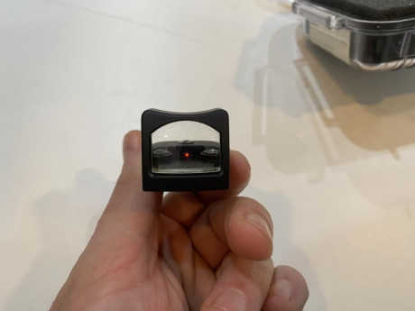 Vendo punto rojo Trijicon por falta de uso. Lo compré para mi Glock 19 5 gen, pero a penas lo estoy usando. 22