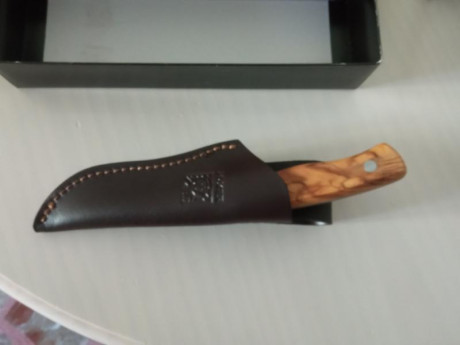 hola, he perdido mi navaja que llevaba con migo 36 años y tengo que comprar un cuchillo, lo quiero para 151