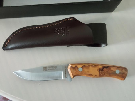 hola, he perdido mi navaja que llevaba con migo 36 años y tengo que comprar un cuchillo, lo quiero para 150