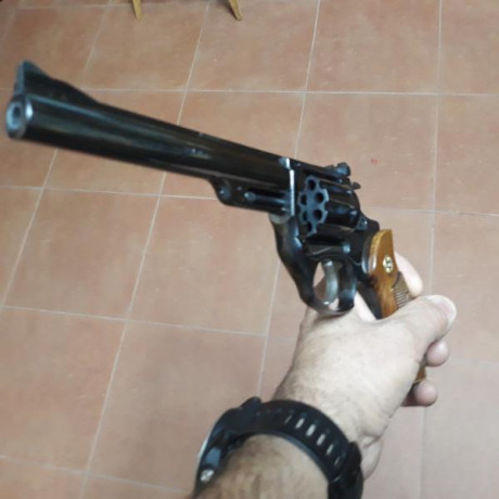 Vendo Revolver Astra Cadix 6" del 22. Estado muy bueno. Interesados contactar por whatsapp. 607164084. 01
