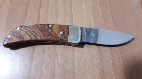 Venta está boker pocket palisander con cachas de madera palisander , nueva . Esta en Valencia. 60€ más 00