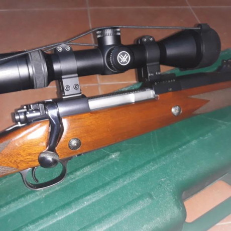Vendo Rifle Winchester 375 HH. Mod. 70. Interesados contactar por whatsapp. 607164084. Precio 750€  sin 00