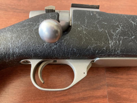 weatherby modelo Backcountry  en calibre  257 wtby mag. , con cañon acanalado inox  con freno de boca 01