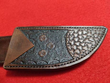   Hola vendo este cuchillo skinner comprado en la Peña de francia Salamanca.      A mi parecer muy bonito 11