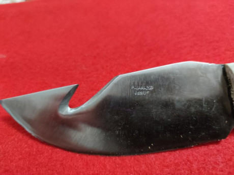   Hola vendo este cuchillo skinner comprado en la Peña de francia Salamanca.      A mi parecer muy bonito 10