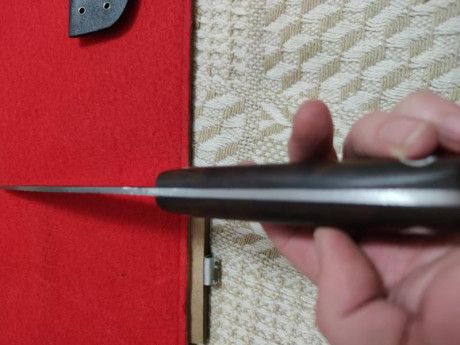 Hola vendo este cuchillo artesanal sin ningún usó, con marcas en la hoja de forja y funda hecha de kydex 11