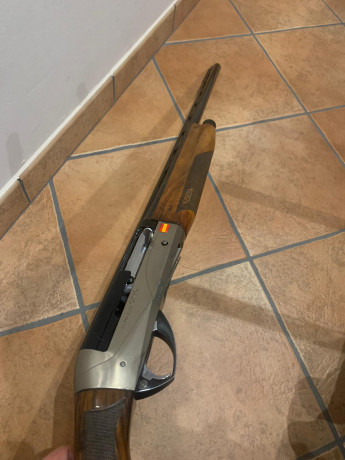Buenas noches, pues eso, que se vende esta escopeta, benelli rafaelo crío, es de un amigo, con cañón de 11