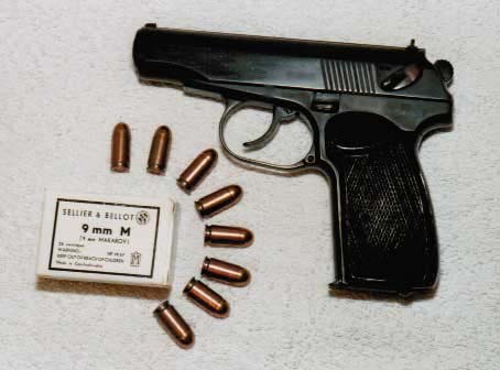 Hola a todos:
Alguien me puede decir algo sobre esta arma??? En especial sobre su calibre (9x18mm). Dicho 50