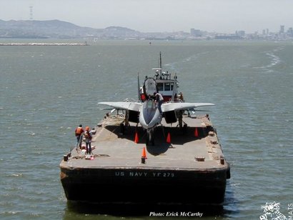 La Fragata Canarias persigue a toda máquina en aguas de Somalia al Pesquero Alakrana que ha sido secuestrado 00