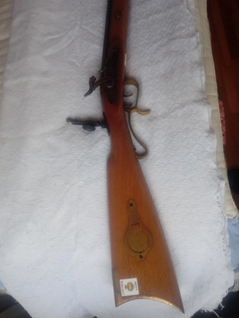 Un amigo de Asturias me pide que le ponga a la venta el Hawken Woodsman del 50 (con diopter, embudo y 01