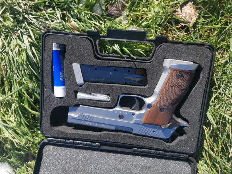 Sig p226 S X Five.
Perfecta para precision. 
Poco uso. 
En Madrid para ver y probar. 
1290 más gastos 02