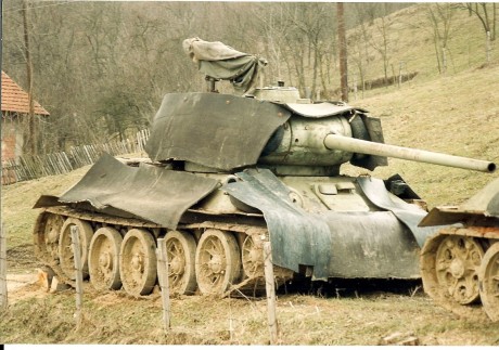 una fotos en Leopard 2 A4 Españoles:
 http://img529.imageshack.us/img529/2384/leo2a4.jpg 141