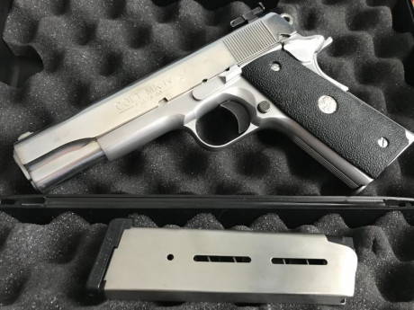 Estupenda Colt MK IV Series 80 Combat Elite 45acp, en muy buen estado. El arma está en Asturias. Dos cargadores, 00