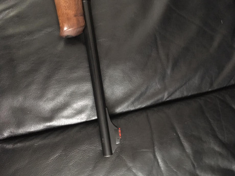 Un amigo me pide que le ponga a la venta este rifle 
por lo visto el cañon esta pintado en krilon por 12