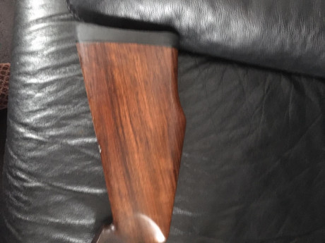 Un amigo me pide que le ponga a la venta este rifle 
por lo visto el cañon esta pintado en krilon por 11