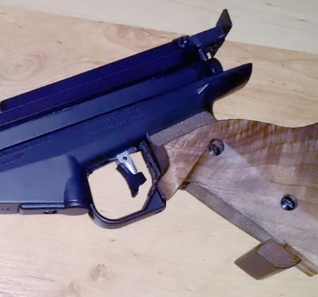 Vendo cola disparador Macht original para carabinas Feinwerkbau 300 y pistola FWB LP80.
En realidad, creo 11
